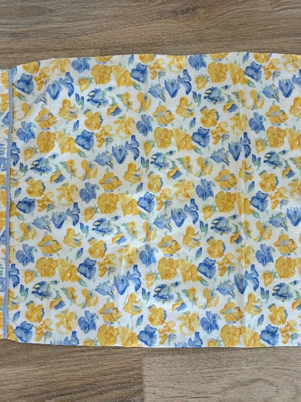 Vintage Laura Ashley Charlotte Confetti Floral Pillow Cases Set of 2 Standard